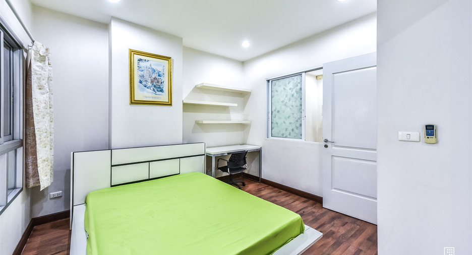 For sale 1 bed condo in Khlong San, Bangkok