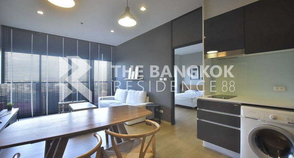 For sale 1 bed condo in Khlong Toei, Bangkok