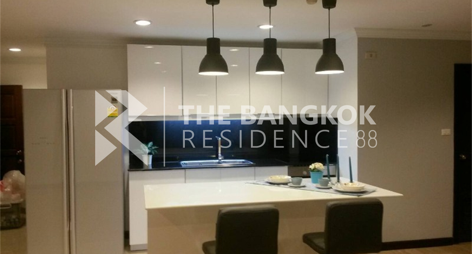 For sale 3 bedrooms condo in Watthana, Bangkok