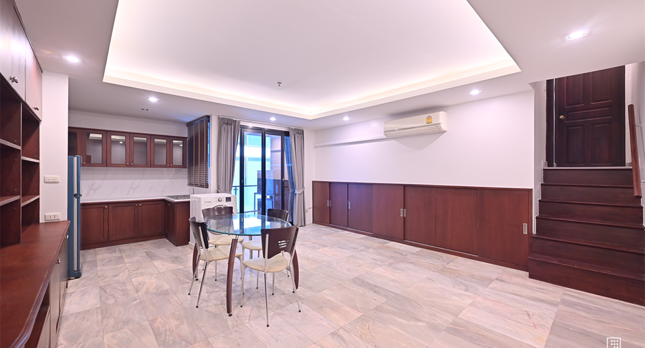 For sale 1 bed condo in Khlong Toei, Bangkok