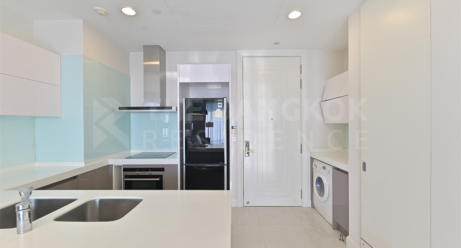 For sale 2 bedrooms condo in Pathum Wan, Bangkok