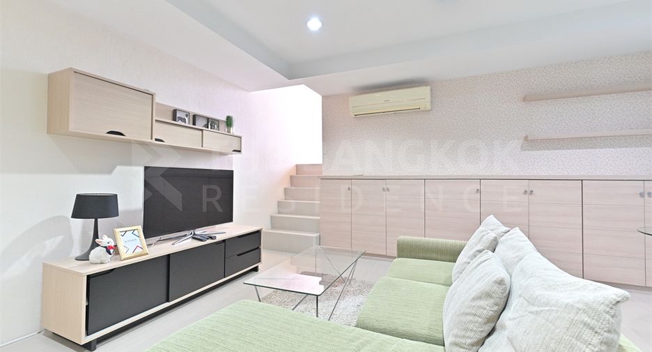 For sale 1 bed condo in Khlong Toei, Bangkok