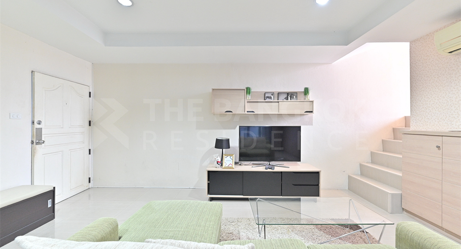 For sale 1 bed condo in Khlong Toei, Bangkok
