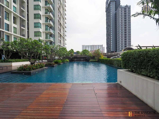 Condo en venta de 2 habitaciones en Phra Khanong, Bangkok
