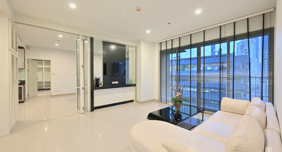 For sale 2 bedrooms condo in Watthana, Bangkok