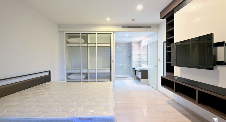For sale 2 bedrooms condo in Watthana, Bangkok