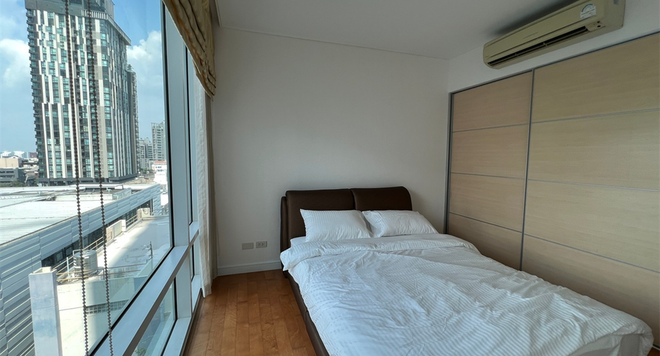 For sale 2 bedrooms condo in Khlong Toei, Bangkok
