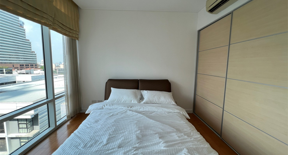 For sale 2 bedrooms condo in Khlong Toei, Bangkok