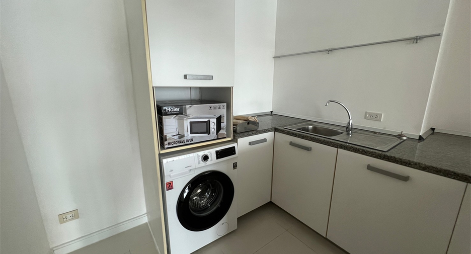 For sale 2 bedrooms condo in Khlong Toei, Bangkok
