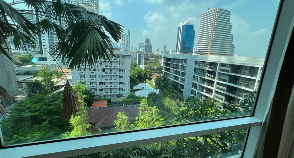 For sale 2 bedrooms condo in Khlong Toei, Bangkok