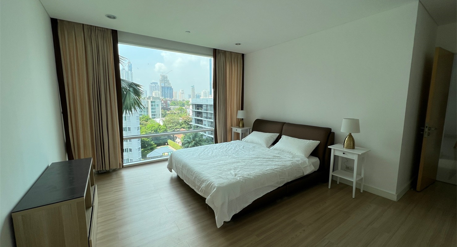 For sale 2 bedrooms condo in Khlong Toei, Bangkok