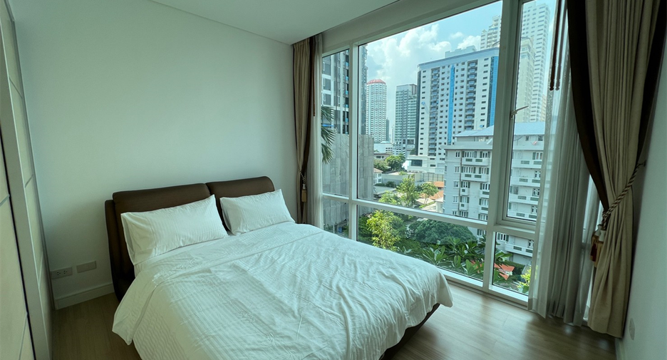 For sale 2 bedrooms condo in Khlong Toei, Bangkok