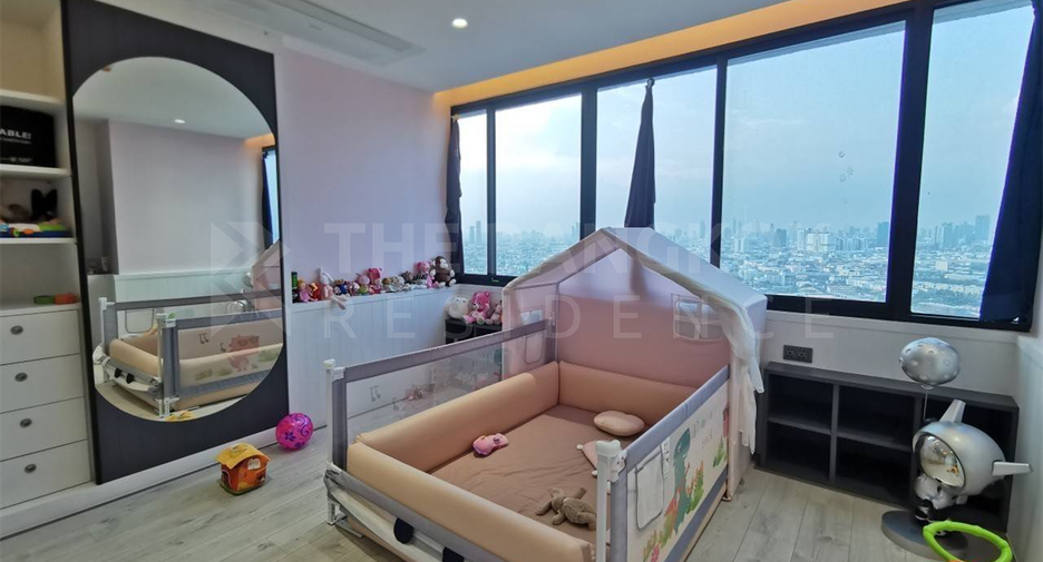 Condo en venta de 4 habitaciones en Yan Nawa, Bangkok