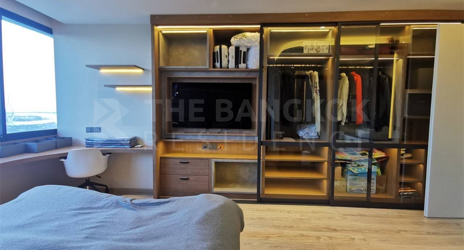Condo en venta de 4 habitaciones en Yan Nawa, Bangkok