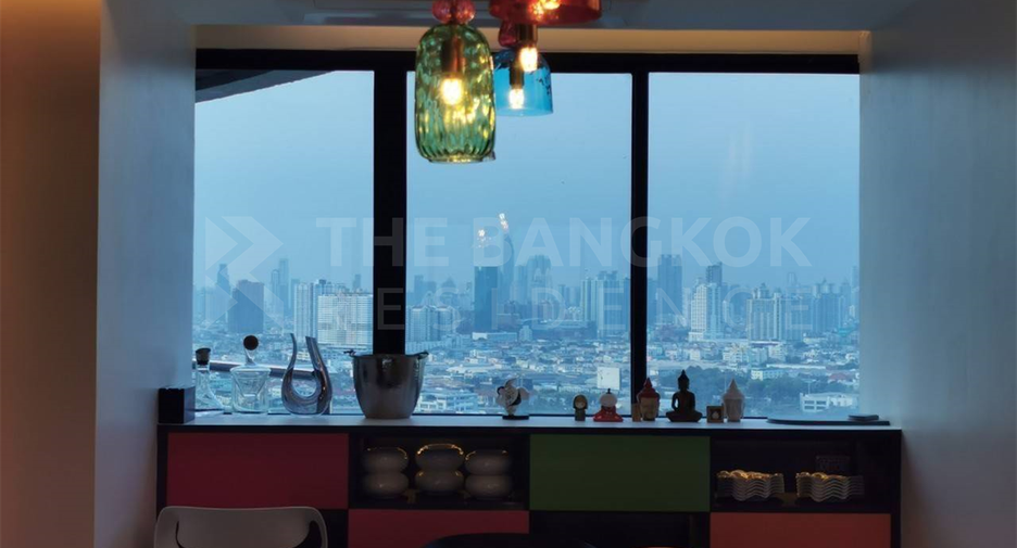 Condo en venta de 4 habitaciones en Yan Nawa, Bangkok