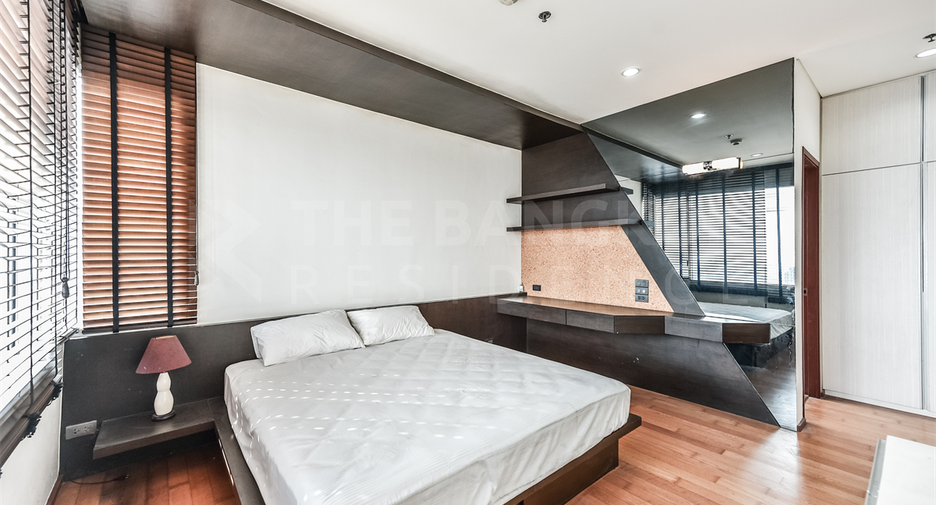For sale 1 bed condo in Khlong San, Bangkok