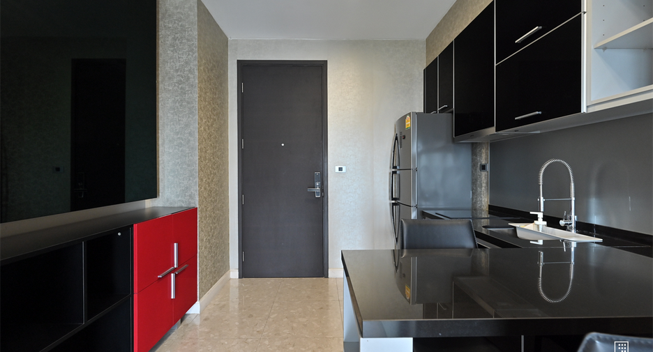 For sale 1 bed condo in Khlong Toei, Bangkok