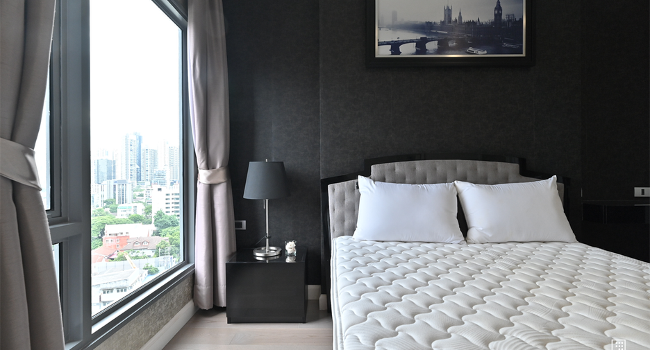 For sale 1 bed condo in Khlong Toei, Bangkok