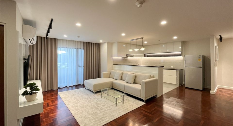 For sale 3 bedrooms condo in Watthana, Bangkok