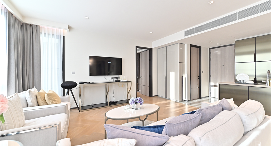 For sale 2 bedrooms condo in Watthana, Bangkok