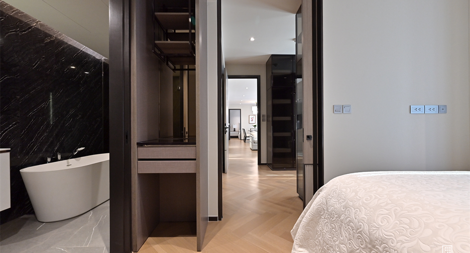 For sale 2 bedrooms condo in Watthana, Bangkok