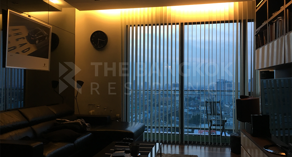 À vendre 2 chambres condo à Phra Khanong, Bangkok