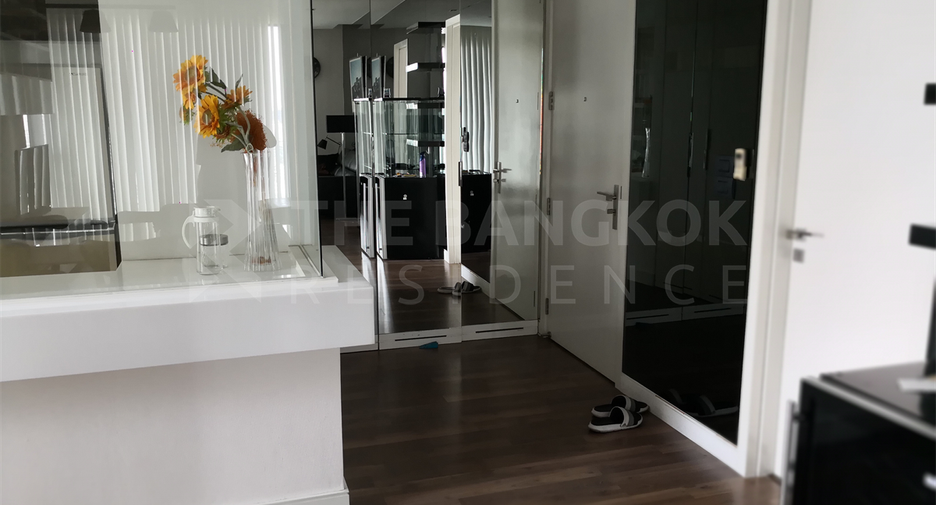 À vendre 2 chambres condo à Phra Khanong, Bangkok