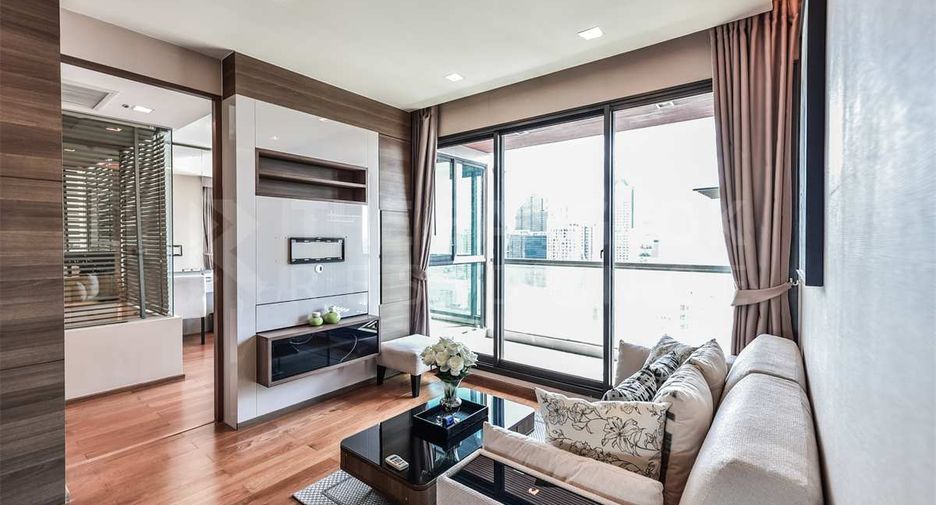For sale 2 ベッドルーム condo in Sathon, Bangkok
