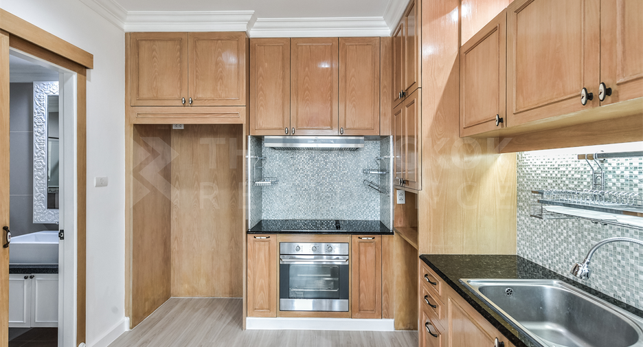 For sale 2 bedrooms condo in Khlong San, Bangkok