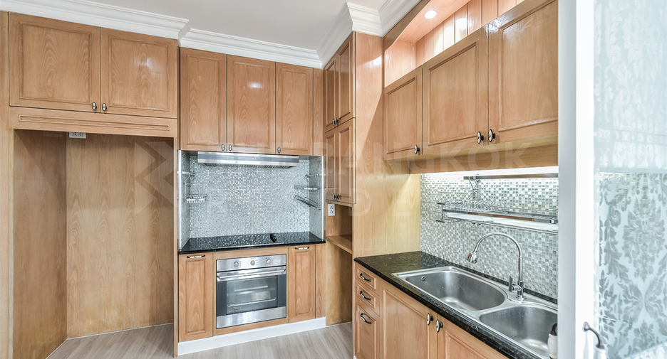 For sale 2 bedrooms condo in Khlong San, Bangkok
