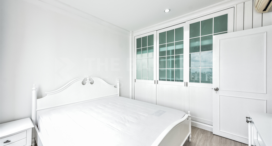For sale 2 bedrooms condo in Khlong San, Bangkok