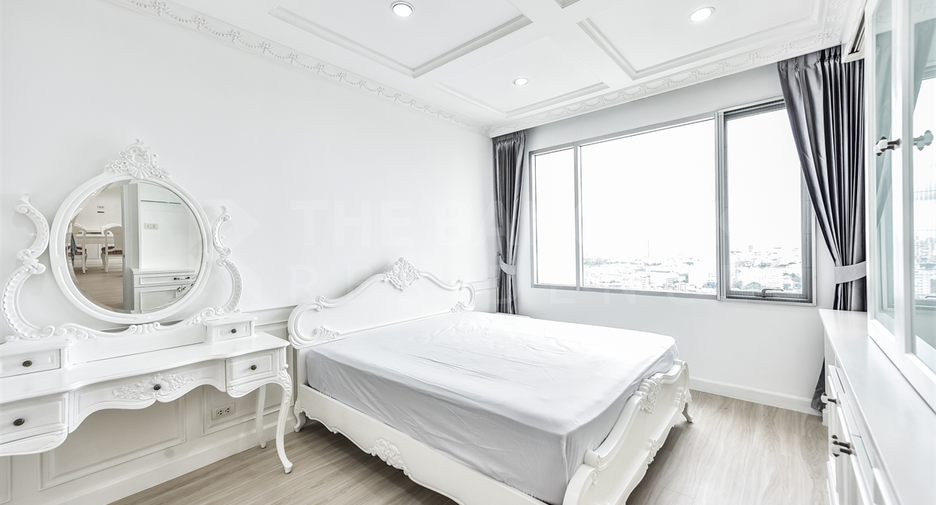 For sale 2 bedrooms condo in Khlong San, Bangkok