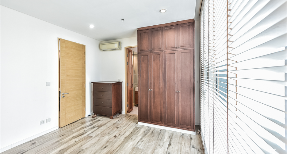 For sale 2 ベッドルーム condo in Yan Nawa, Bangkok