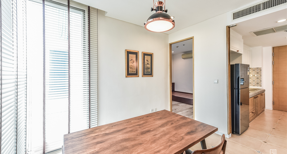 For sale 2 ベッドルーム condo in Yan Nawa, Bangkok