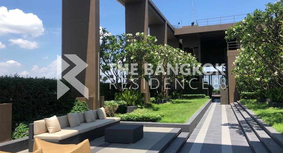 For sale 1 bed condo in Khlong Toei, Bangkok