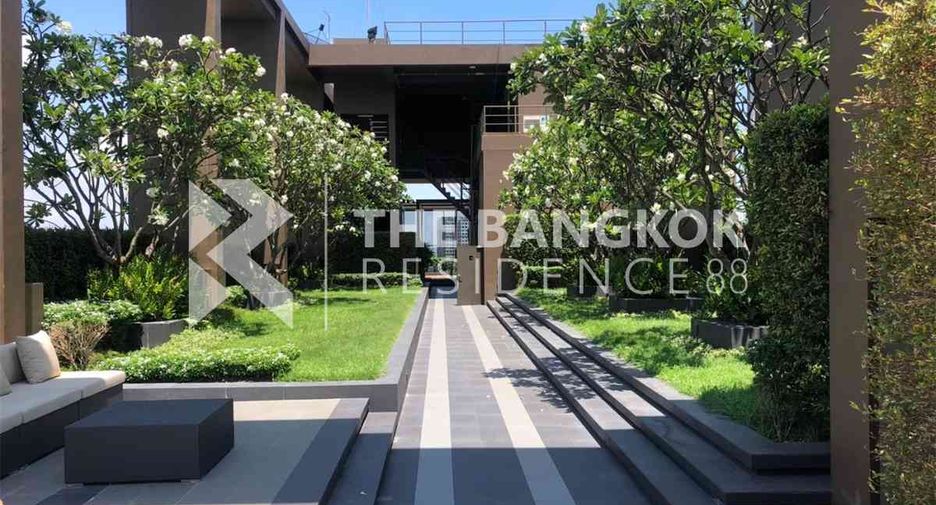 For sale 1 bed condo in Khlong Toei, Bangkok