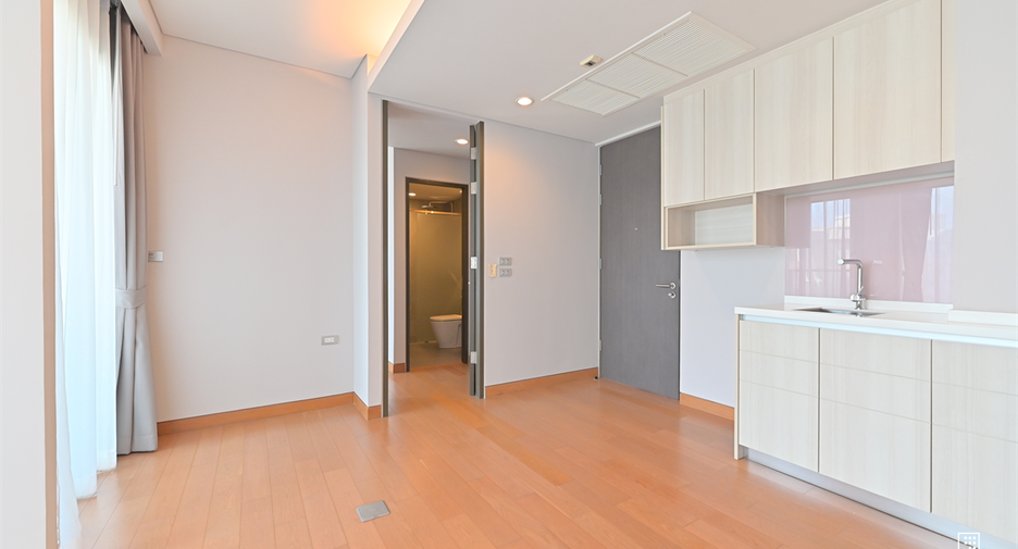 For sale 1 bed condo in Khlong Toei, Bangkok