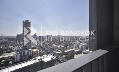 Condo en venta de 2 habitaciones en Phra Khanong, Bangkok