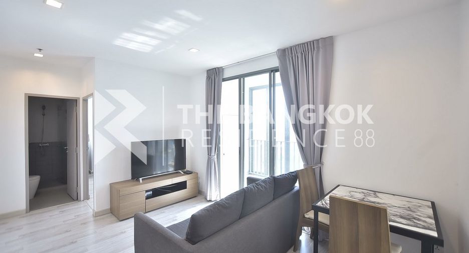 Condo en venta de 2 habitaciones en Phra Khanong, Bangkok