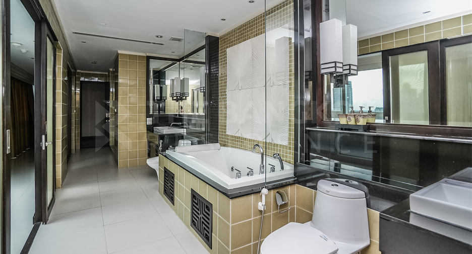 For sale 6 bedrooms condo in Sathon, Bangkok