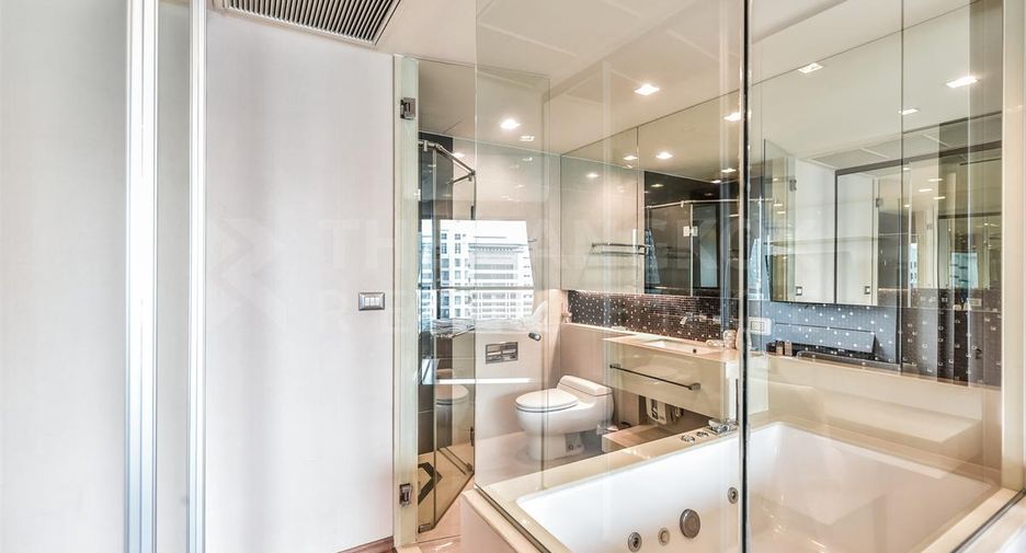 For sale 1 Beds condo in Sathon, Bangkok
