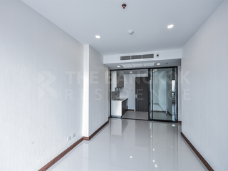 À vendre 1 chambre condo à Khlong San, Bangkok