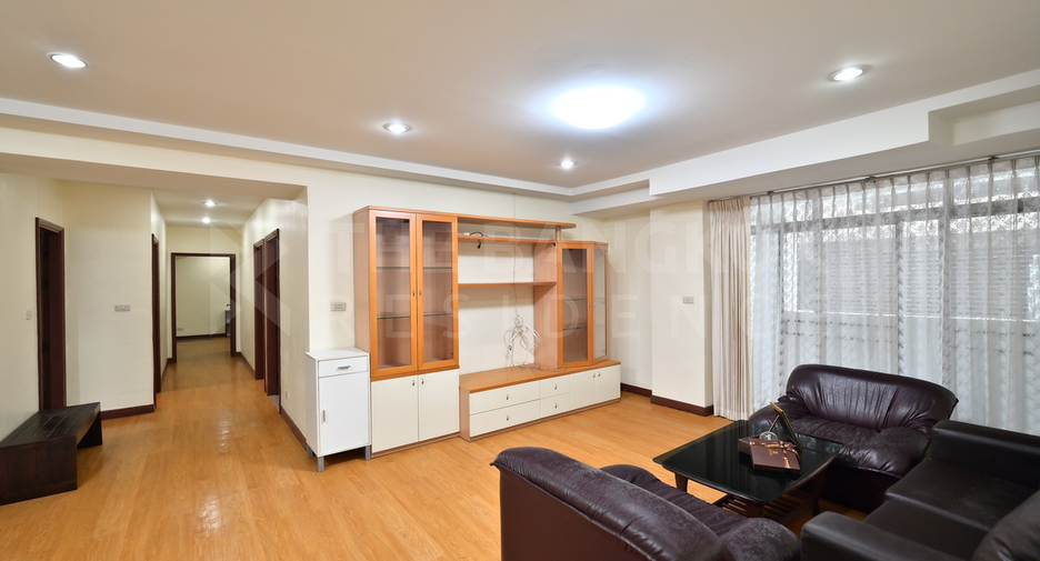 À vendre 3 chambres condo à Watthana, Bangkok