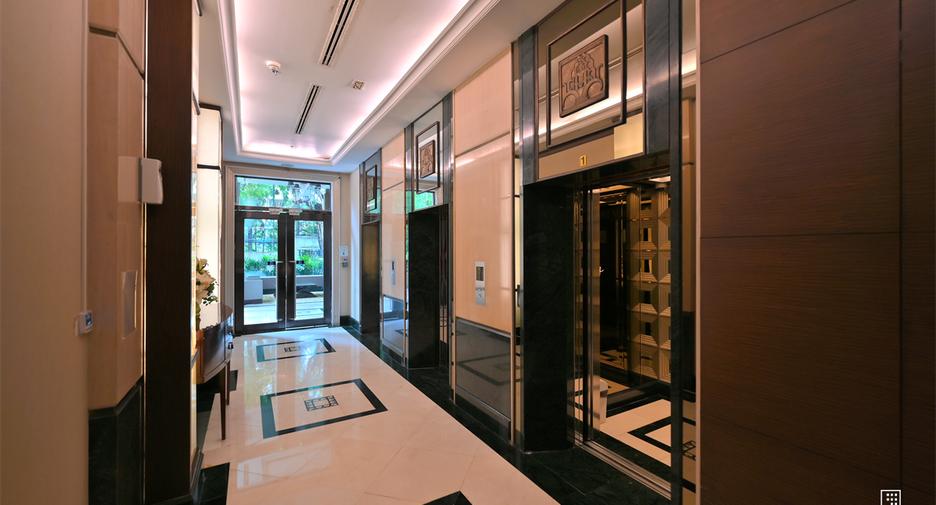 For sale 1 bed condo in Pathum Wan, Bangkok