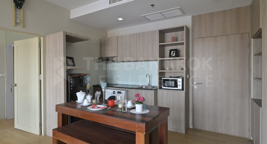 For sale 1 bed condo in Khlong Toei, Bangkok