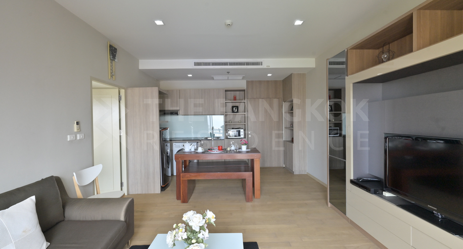 For sale 1 bed condo in Khlong Toei, Bangkok