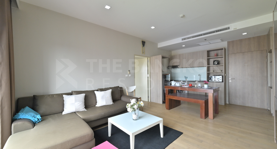 For sale 1 bed condo in Khlong Toei, Bangkok