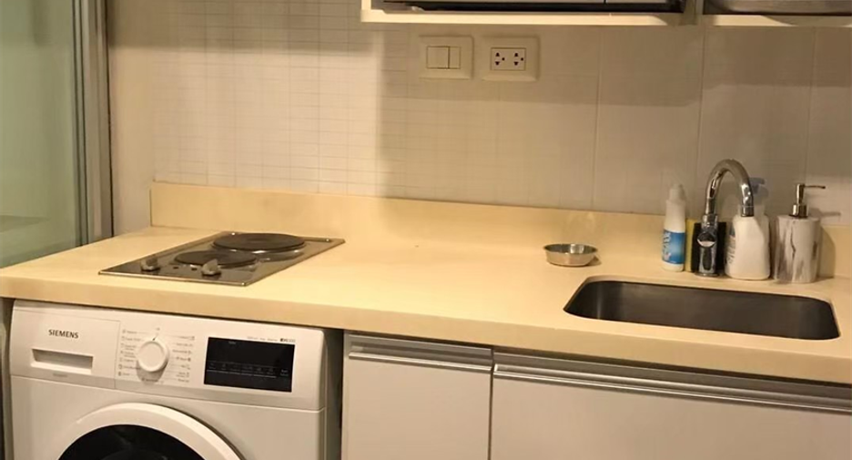 For sale 1 bed condo in Khlong Toei, Bangkok
