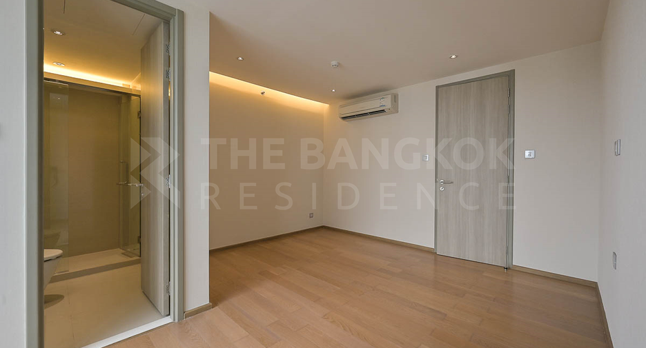 For sale 3 bedrooms condo in Watthana, Bangkok