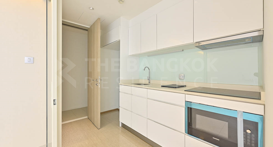 For sale 3 bedrooms condo in Watthana, Bangkok